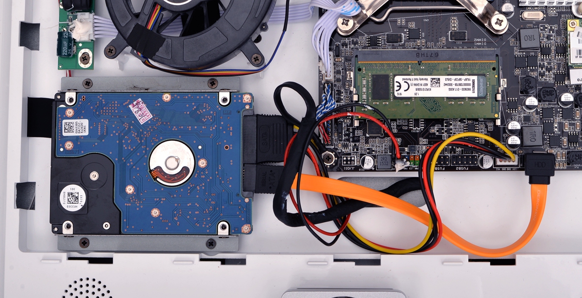 未到年二十八就扫除，晒一下我书房用的主力电脑