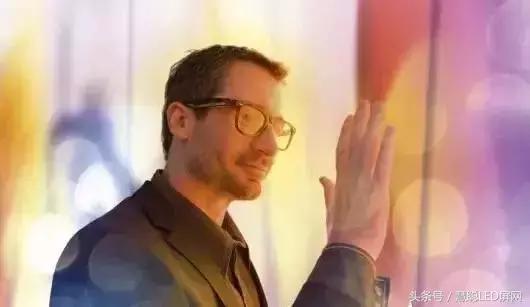 led显示屏如何使用更长久一点,透明led显示屏有什么功能