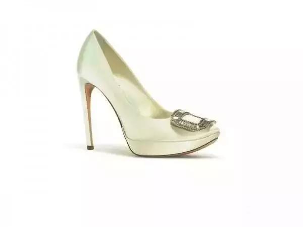 女人品牌鞋排行榜前十名,明星婚鞋哪个牌子最好