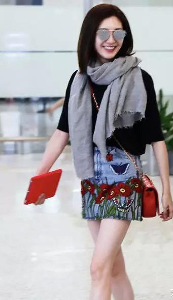 盘点明星撞衫的视频,明星撞衫最丑的一张图