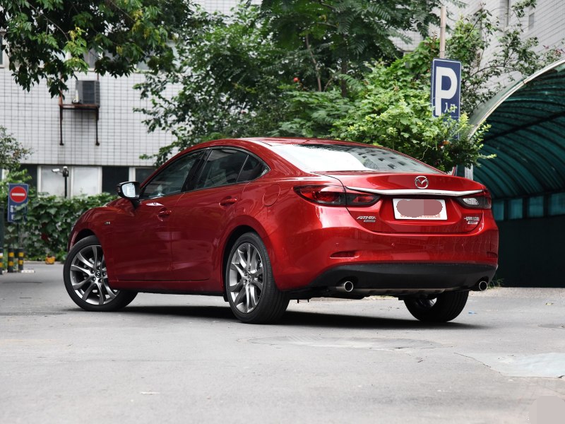 轿跑设计，提速7秒，后轮可转向，比迈腾虐惨，跌至19万没人买