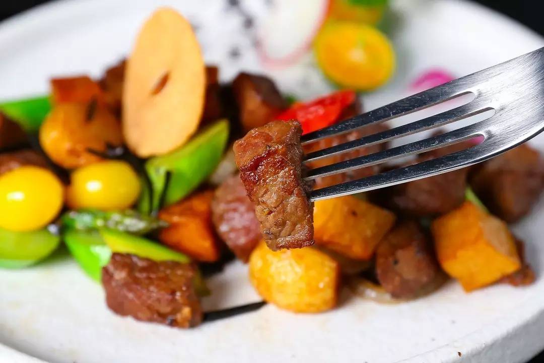 下关高颜值男服务员,招聘高颜值男服务员