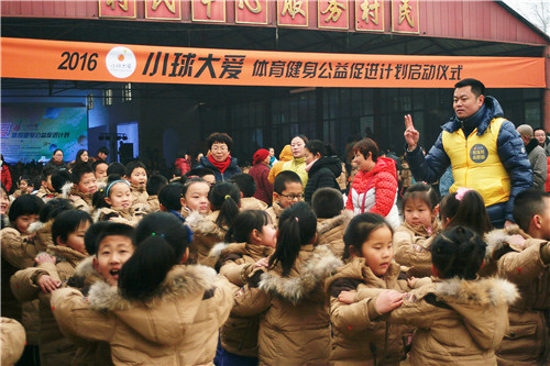 王楠巨富老公接受女儿采访,王楠老公身价10亿