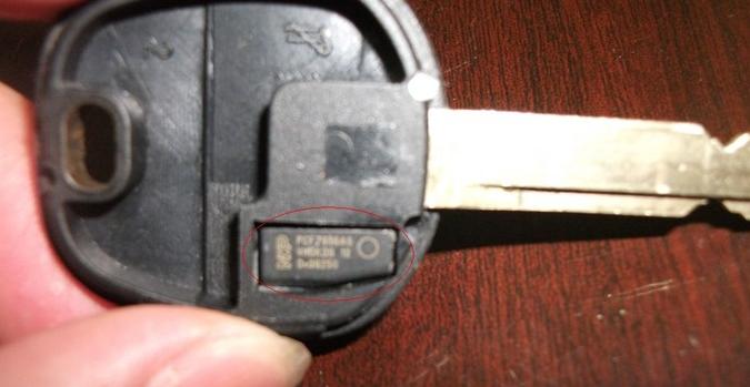 汽车没有防盗芯片会怎么样,汽车没锁防盗被偷了保险会理赔吗