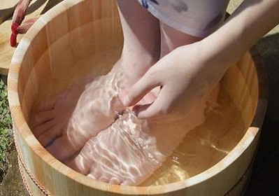 有事没事多泡泡脚，加上这几位药效果更好！