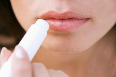 好用的唇膏去死皮润唇,可爱保湿滋润唇膏