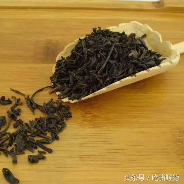 很多大明星都是大良这家店的粉丝，50杯明星同款奶茶免费送！