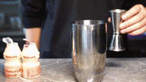 很多大明星都是大良这家店的粉丝，50杯明星同款奶茶免费送！