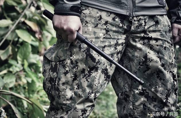 机械棍防身,狭小空间防身机械甩棍