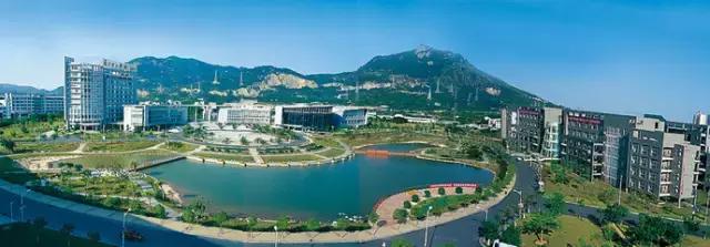 厦大入选全球12所最美大学！像花园一样的大学厦门原来这么多