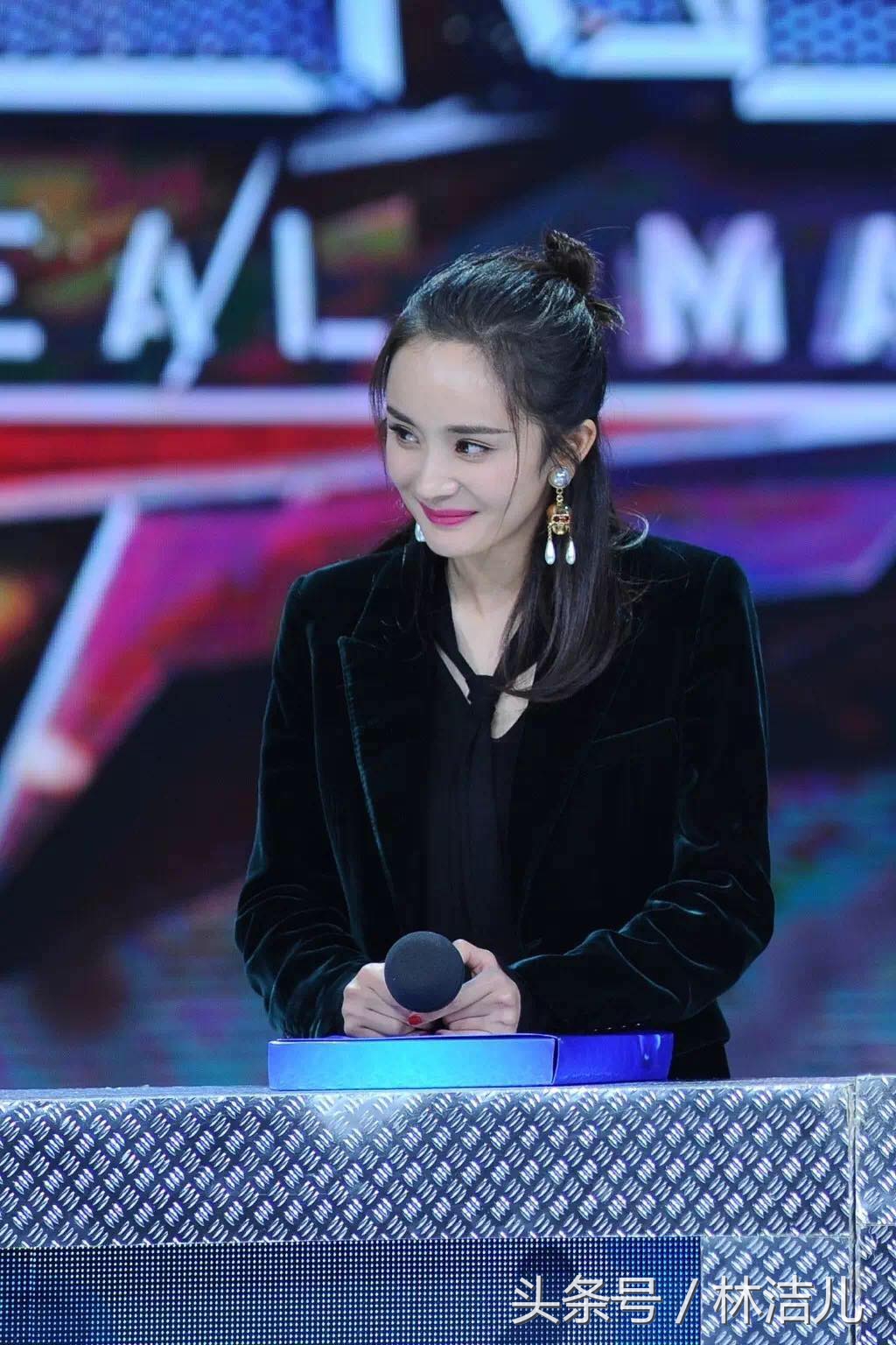 杨幂赵丽颖耳饰,把镜头瞄准自己