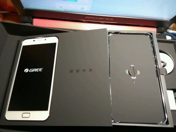 董小姐的情怀手机到底是个什么样？格力手机二*开代**箱体验