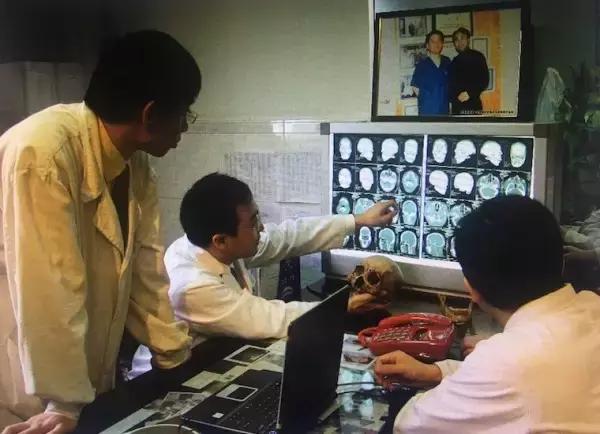 为什么要替吴秀波打抱不平,吴秀波道歉