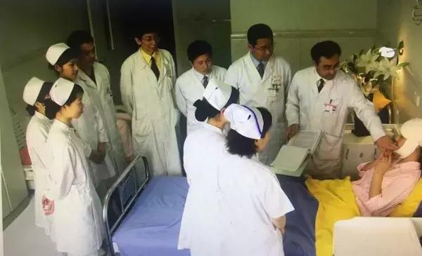 为什么要替吴秀波打抱不平,吴秀波道歉