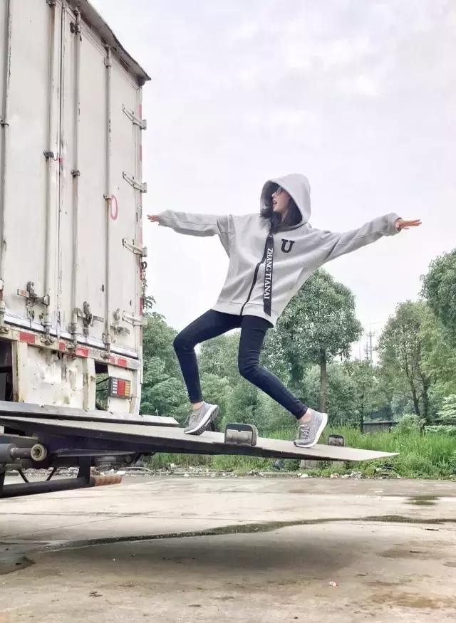 陈乔恩宋佳,陈乔恩和女明星撞衫