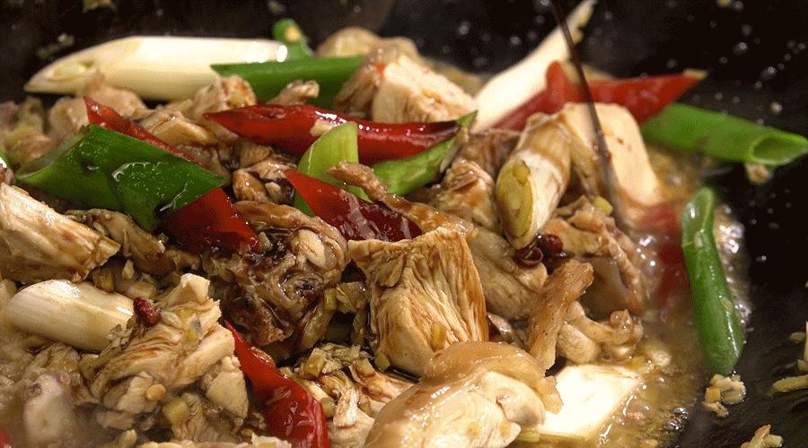 怎样做出来的烧鸡有火腿味道,弄好的烧鸡怎么做好吃