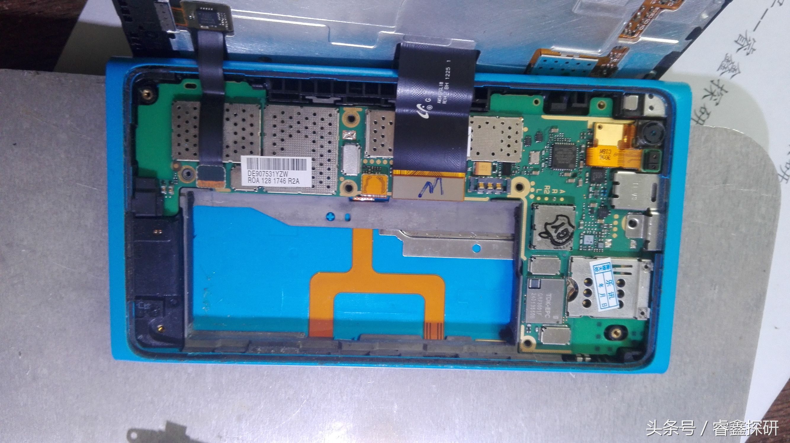诺基亚lumia900拆机教程,nokia诺基亚n900