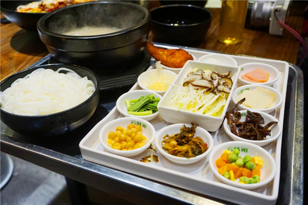 美味神奇的米线，餐饮界的传奇——云味馆过桥米线