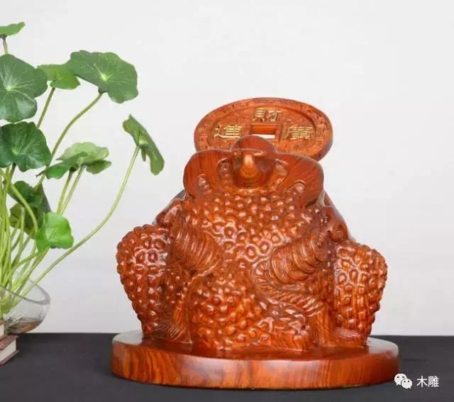 美容店的金蟾怎么摆放招财,为什么说摆放金蟾摆件可以招财