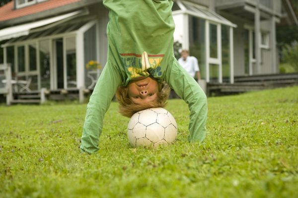 孩子想踢球怎么处理,孩子想踢足球怎么培养