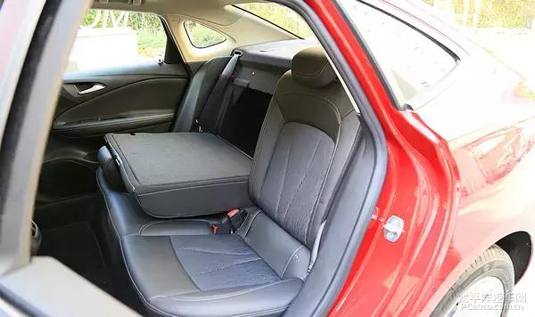 别克威朗乐享版驾驶体验,配置提升十分显著的车型