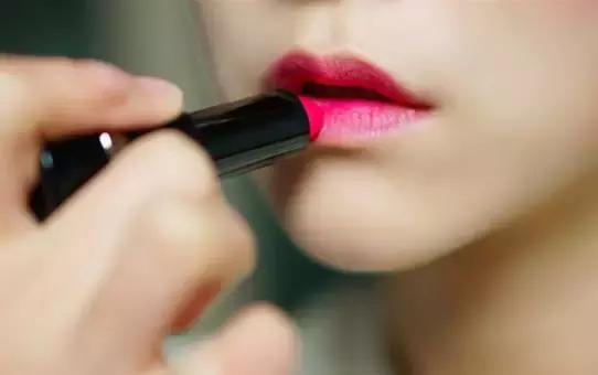 适合唇色深的豆沙色号大牌,豆沙色西柚色人鱼色