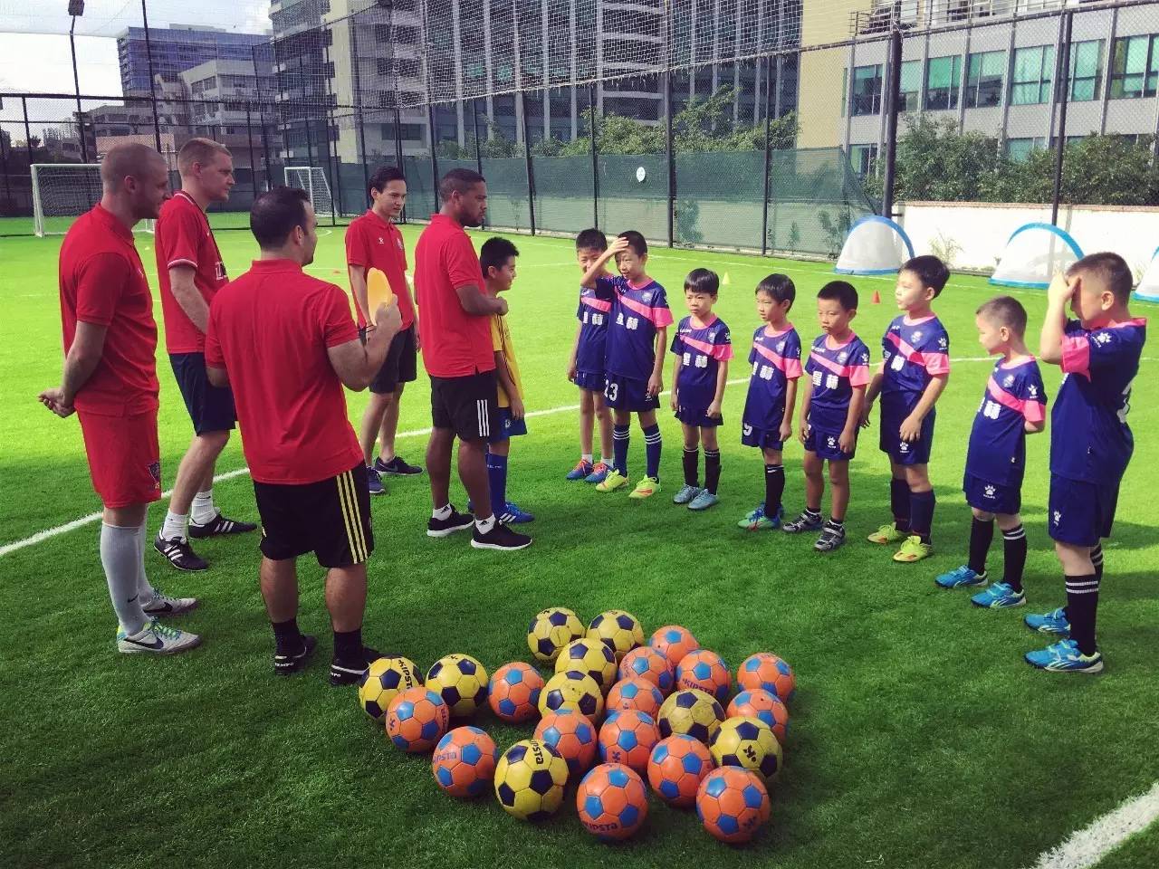 深圳足球成人培训,深圳青少年足球培训班哪个比较好