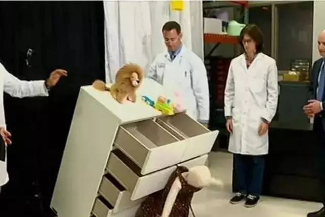 同一款柜子压死3个宝宝？这个细节妈妈们要注意啦！