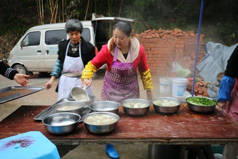 开比速M3回村“刨猪汤”，真能光宗耀祖