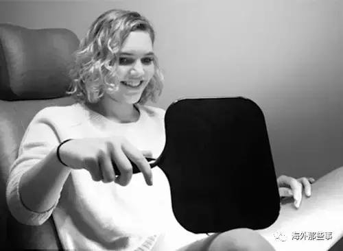 她允许摄影师跟拍变性全过程获得全家支持