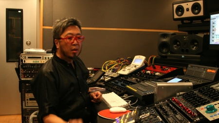 他不认识中国字，却是推动华语乐坛、弘扬中国元素的教父