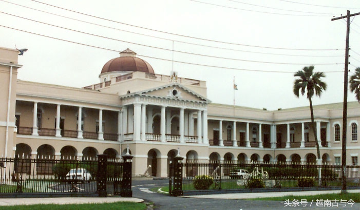 华族是该国第六大民族,建国总统是华人客家人