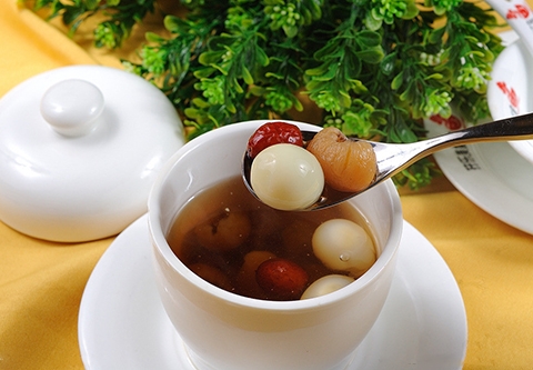 手脚冰凉吃什么比较有效果,老人手脚冰凉补气血食物