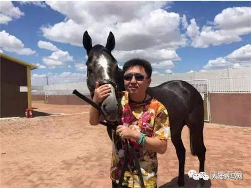 人不行,赛马上!甄子丹和洪金宝的赛马“真刀实枪”PK了一把!