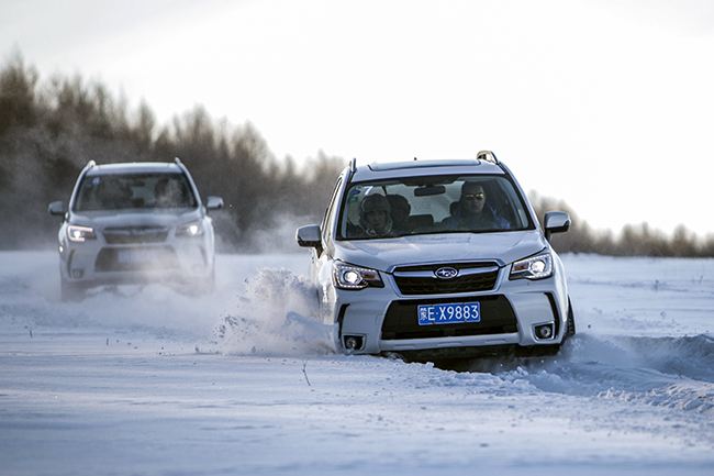 试驾斯巴鲁七座suv2.4l,斯巴鲁冰雪试驾