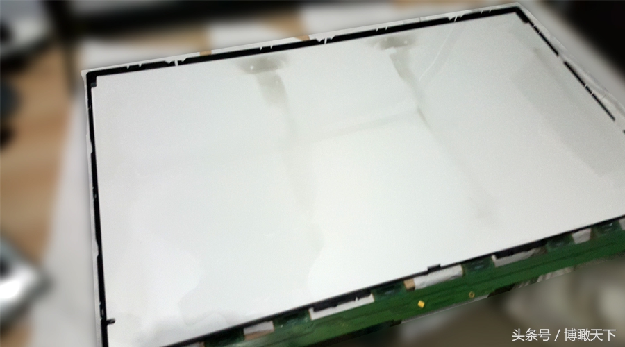 液晶电视开机10秒后黑屏的维修,理想液晶电视屏幕黑屏维修