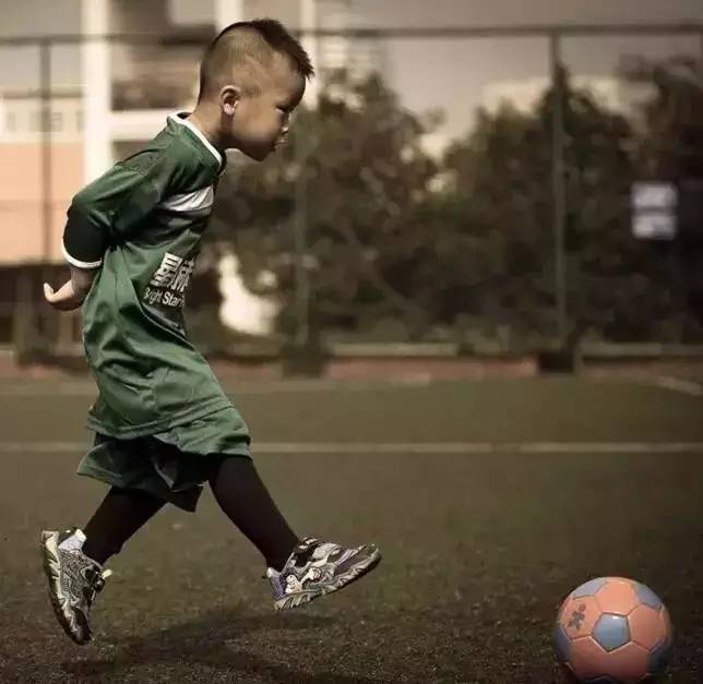 深圳足球成人培训,深圳青少年足球培训班哪个比较好