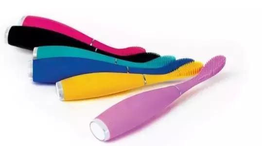 毁容克星｜雾霾天，你需要一支洁面刷来拯救肌肤！