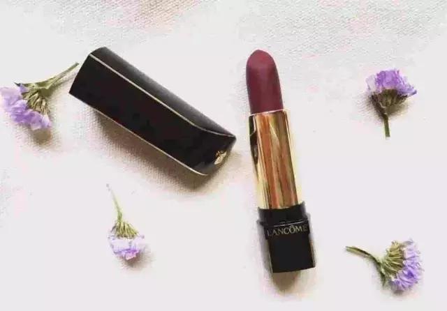 适合唇色深的豆沙色号大牌,豆沙色西柚色人鱼色