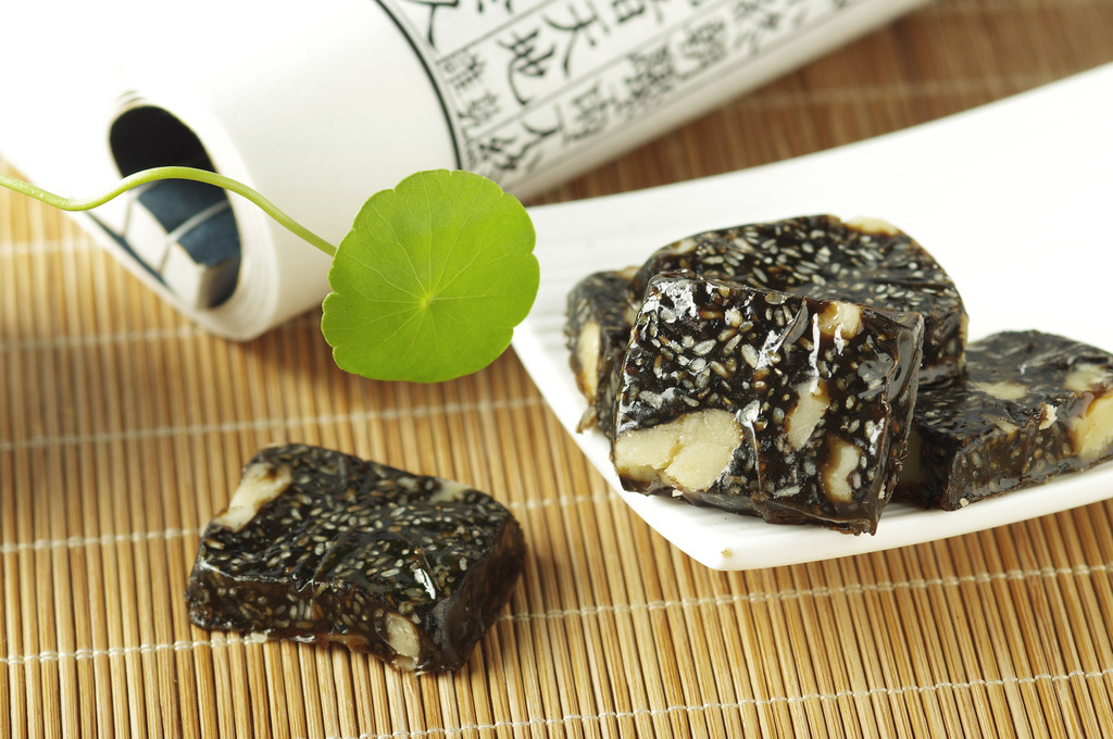 阿胶自古就被视为滋阴补血的圣药,补血圣药阿胶隐形功能