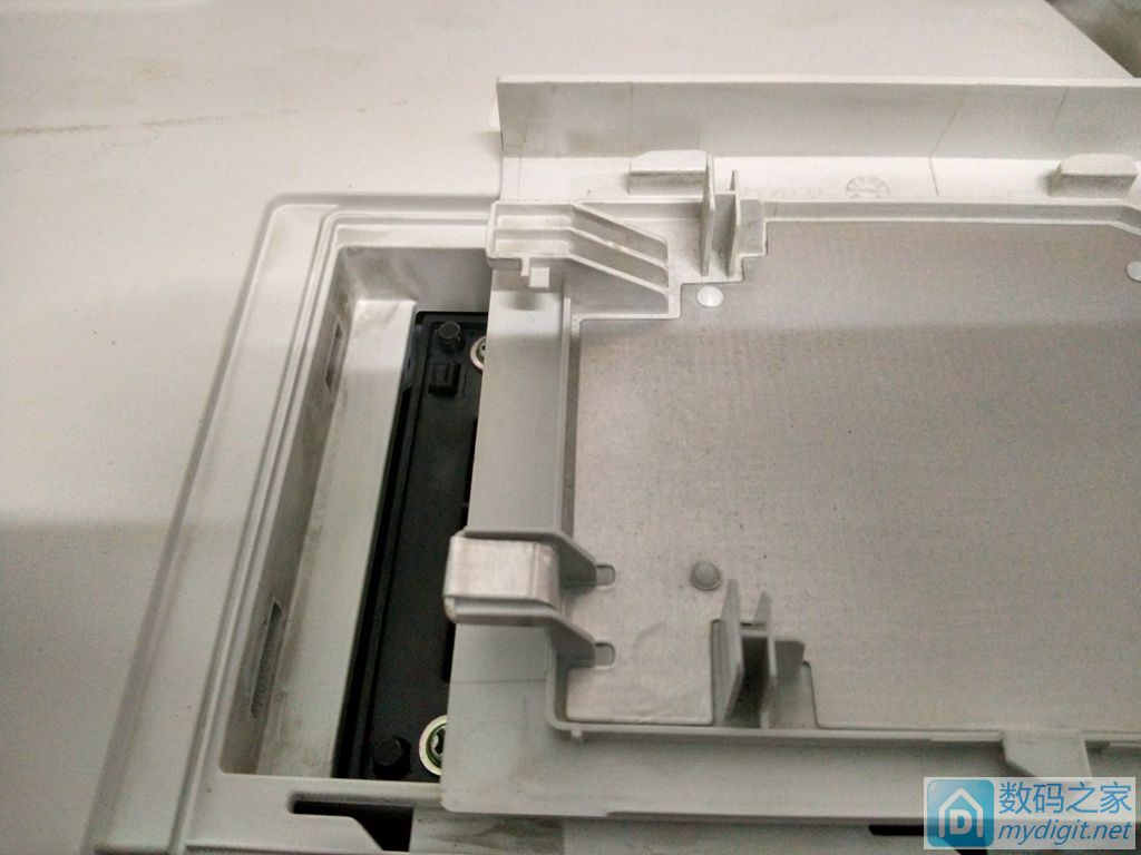 日立347x换灯泡教学,日立a733短焦投影仪手动调焦