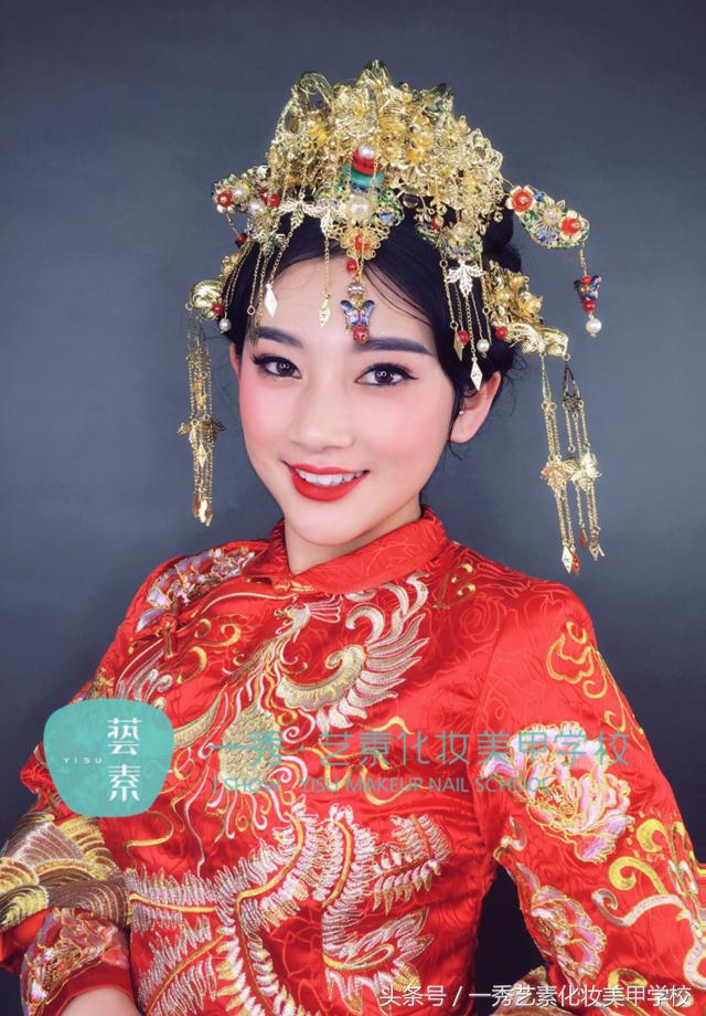 学化妆造型哪里好,女人学化妆去哪里学