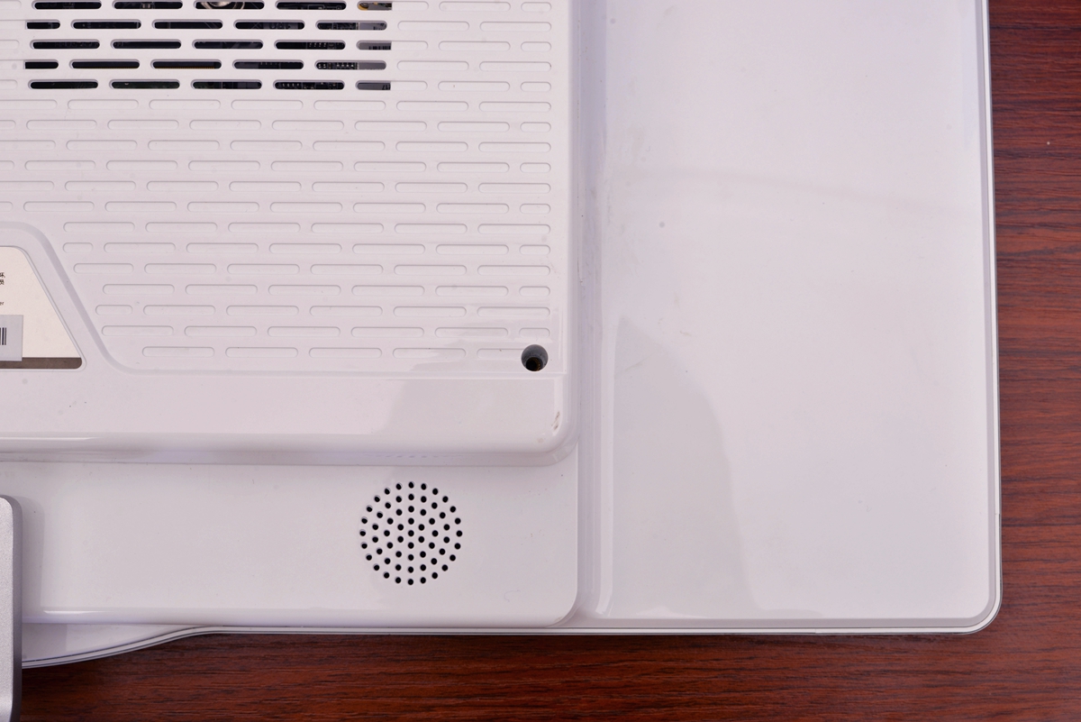 未到年二十八就扫除，晒一下我书房用的主力电脑