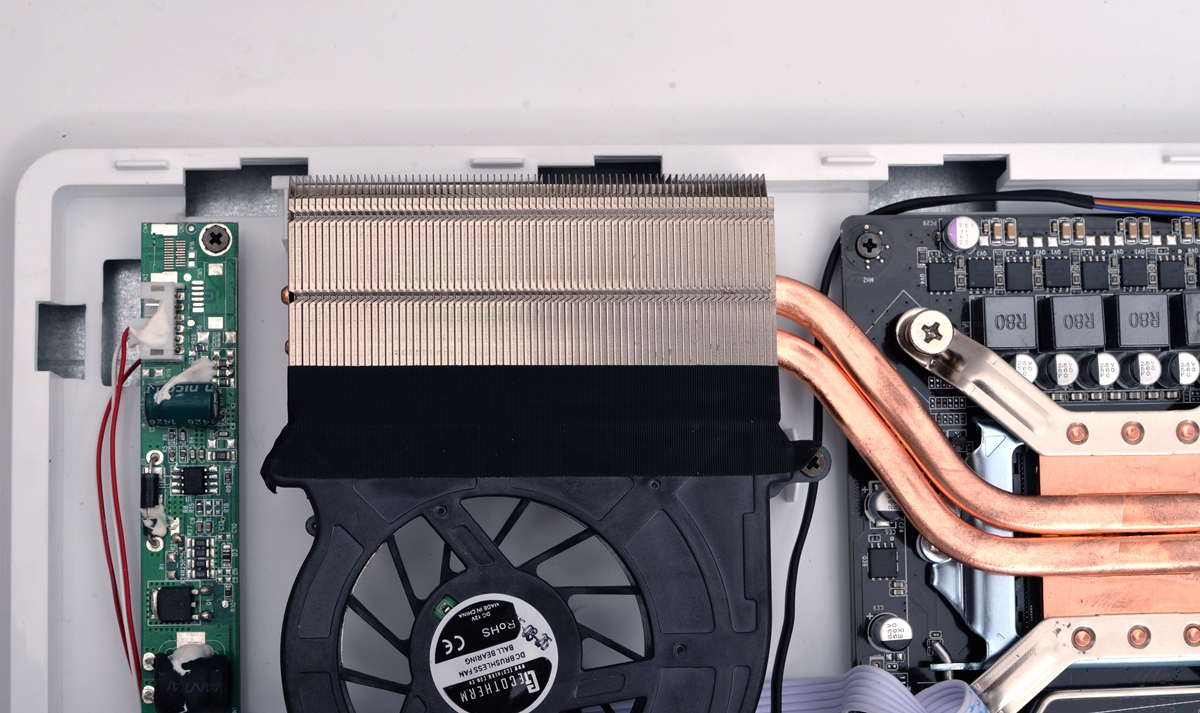 未到年二十八就扫除，晒一下我书房用的主力电脑