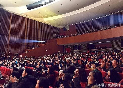 83年春晚报幕刘晓庆,刘晓庆唱哭全场视频