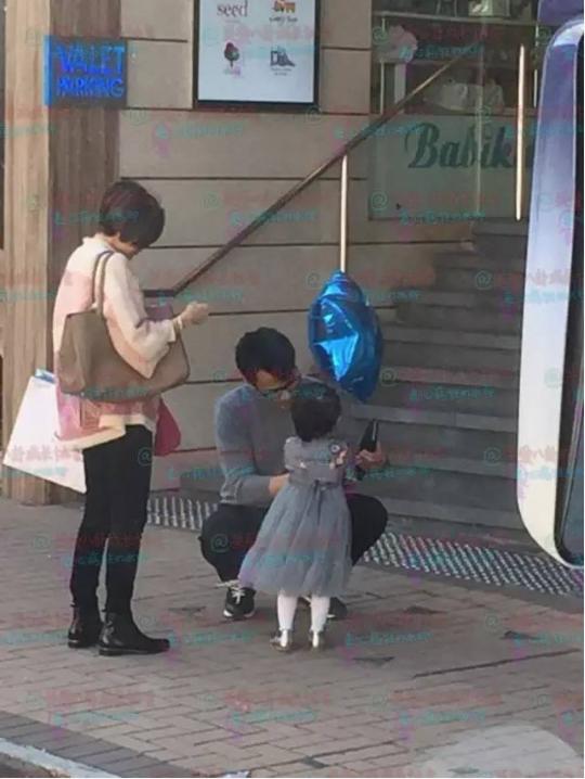 杨幂刘恺威为小糯米庆生甜蜜画面,杨幂和刘恺威谈小糯米