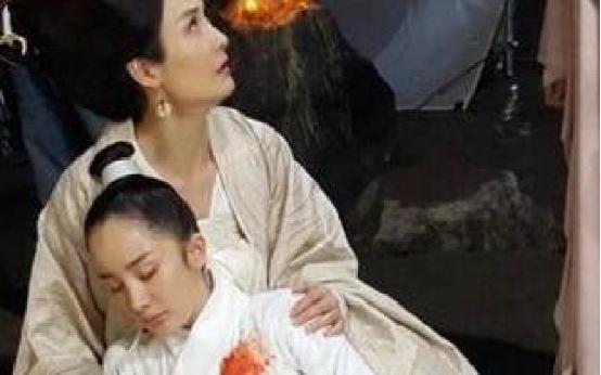 哪些女星整过发际线,发际线最惊人的女星