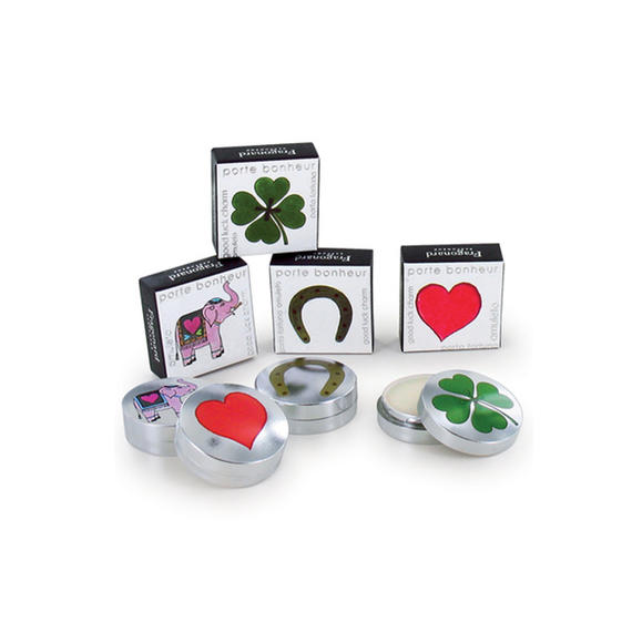 香水还是香膏好用,香水好用还是香膏好用