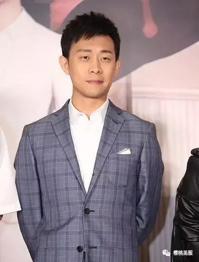 张艺兴涂口红好看吗,张艺兴口红完整视频