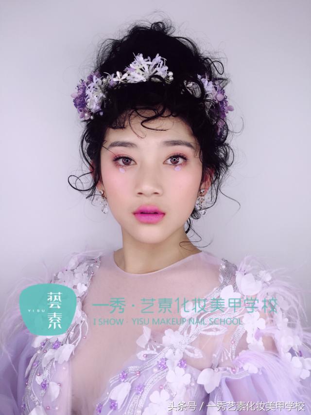 学化妆造型哪里好,女人学化妆去哪里学